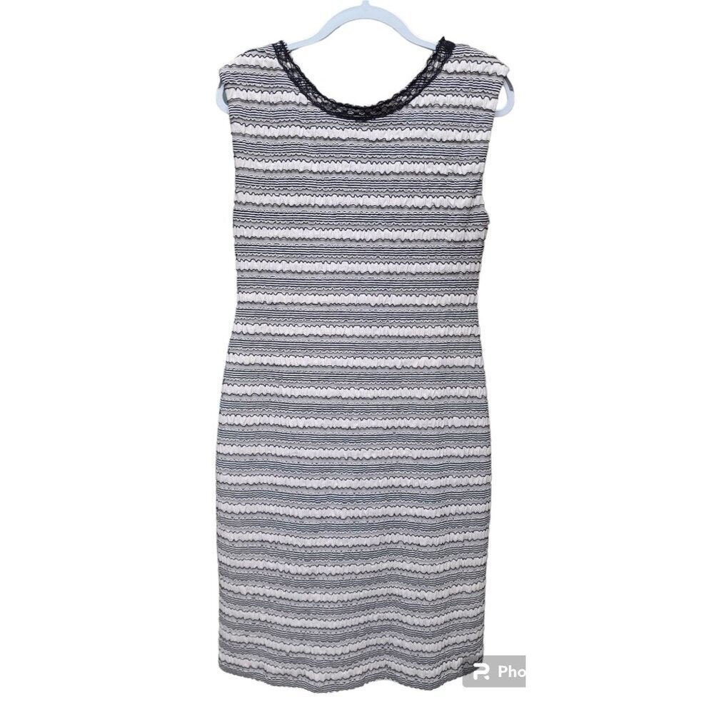 Rabbit Rabbit Rabbit Designs V-Neck Ruffle Dress Size 10 - Picture 8 of 10